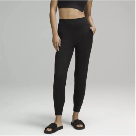 Lululemon Align Jogger Crop Pants *23" Black High Rise Nulu Size 4 - Picture 1 of 14